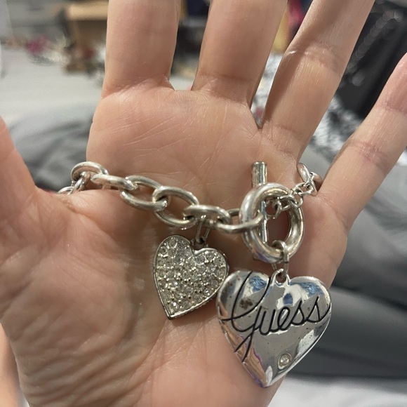 Silver Guess necklace with ringtones in one side and ? In Red in the other side - Picture 4 of 5